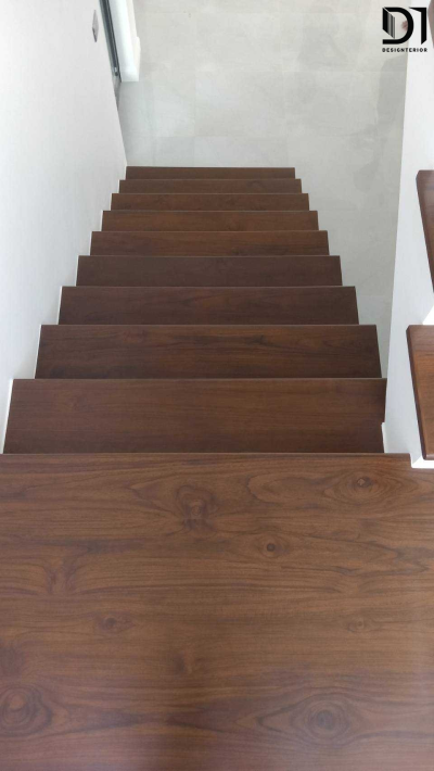 งานบันไดไม้ - โครงการวาราวิลเลจ (ขอนแก่น)