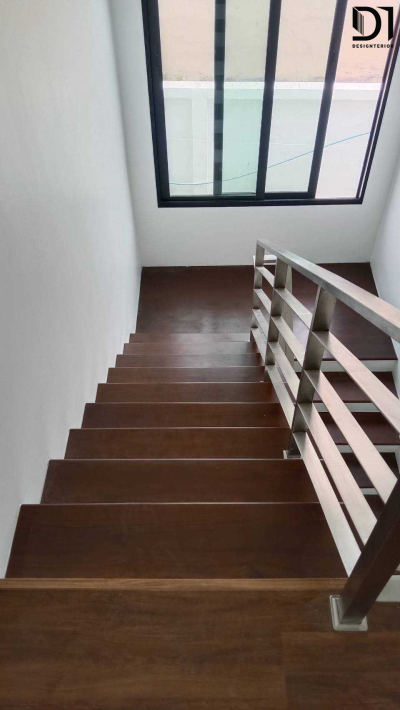 งานบันไดไม้ - โครงการวาราวิลเลจ (ขอนแก่น)