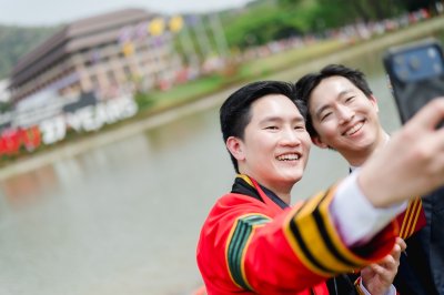 The atmosphere of a doctoral graduation ceremony