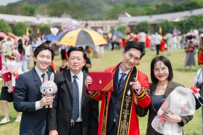 The atmosphere of a doctoral graduation ceremony