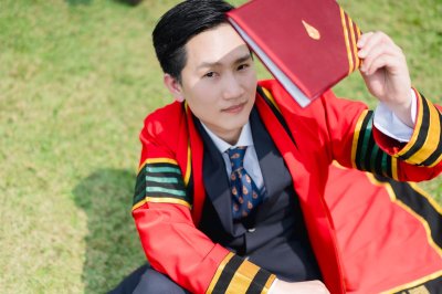 The atmosphere of a doctoral graduation ceremony