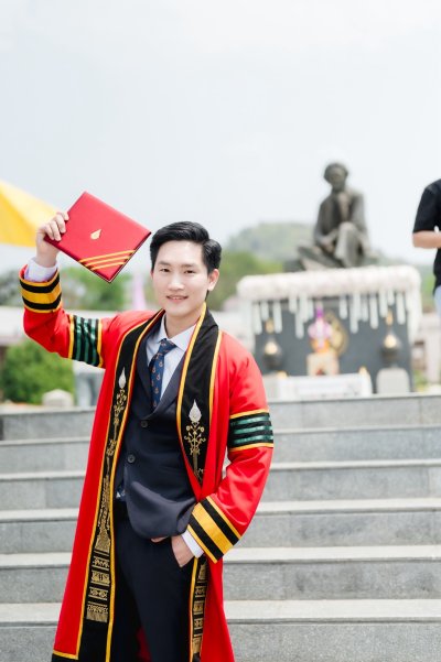 The atmosphere of a doctoral graduation ceremony