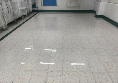 งานปูกระเบื้องพื้นหินขัด ไลน์ผลิต ห้องย่าง