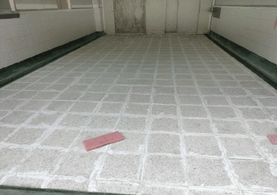งานปูกระเบื้องพื้นหินขัด ไลน์ผลิต ห้องล้าง