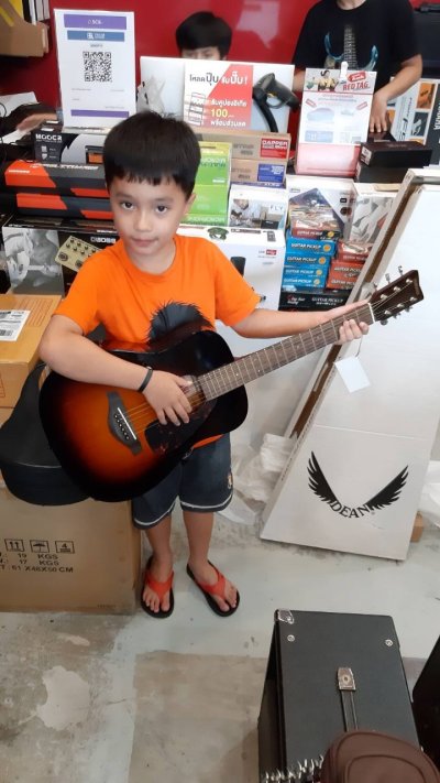 ลูกค้า Music Store