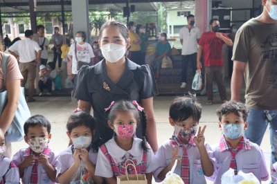 กิจกรรมทำบุญ ตักบาตร ข้าวสาร อาหารแห้ง และฟังธรรม เนื่องในวันอาสาฬหบูชาและวันเข้าพรรษา