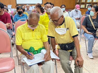 ประชุมผู้ประกอบรถรับ-ส่งนักเรียน