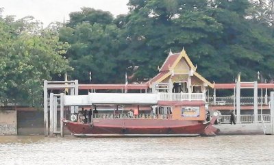 เรือบริการ