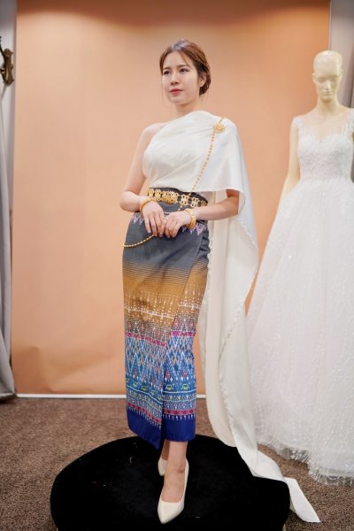 Traditional Thai Bridesmaid dresses 