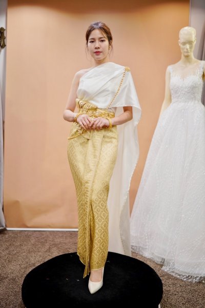 Traditional Thai Bridesmaid dresses 