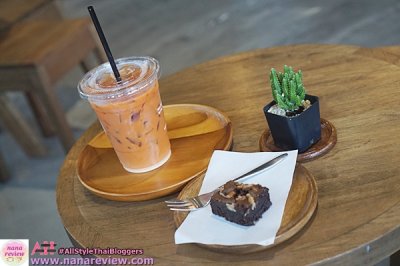 Slow Cafe by Room 111 Silom Soi 7