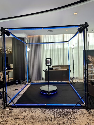 360 Video Booth in Neon Box