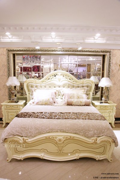 BEDS & DRESSING TABLES