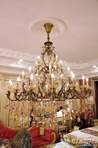 CHANDELIERS