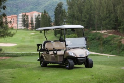 ส่งมอบ EZGO Shuttle 4+2 ที่นั่ง (สีทอง) 