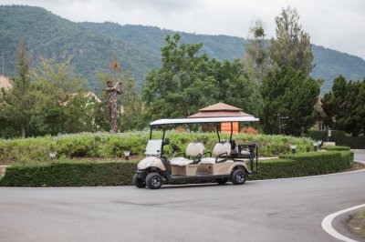 ส่งมอบ EZGO Shuttle 4+2 ที่นั่ง (สีทอง) 