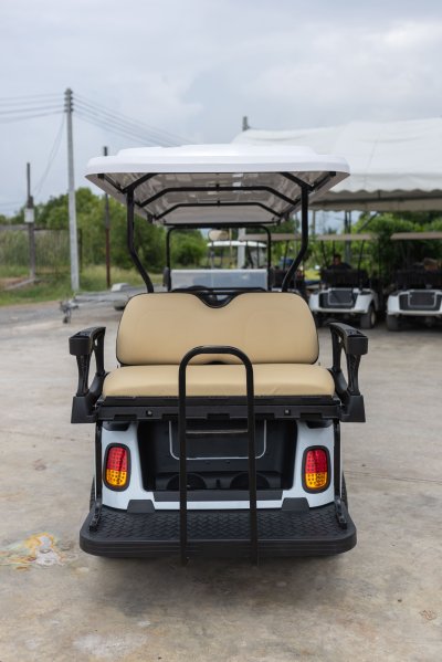 EZGO LXI 6+2 ที่นั่ง