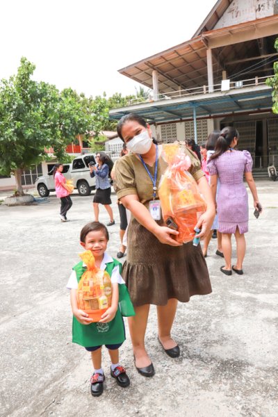 กิจกรรมถวายเทียน  เนื่องในวันเข้าพรรษา ณ วัดสมานราษฎร์สามัคคี 