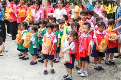 กิจกรรมถวายเทียน  เนื่องในวันเข้าพรรษา ณ วัดสมานราษฎร์สามัคคี 