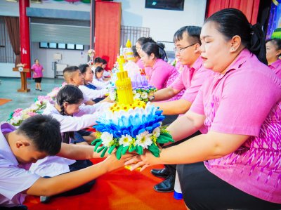 พิธีไหว้ครู (敬师仪式) ประจำปีการศึกษา 2568 ระดับประถมศึกษาและมัธยมศึกษา