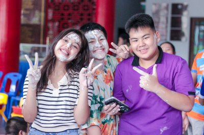 “Songkran Festival Wutthiwitthaya 2 School”