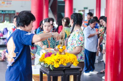 “Songkran Festival Wutthiwitthaya 2 School”