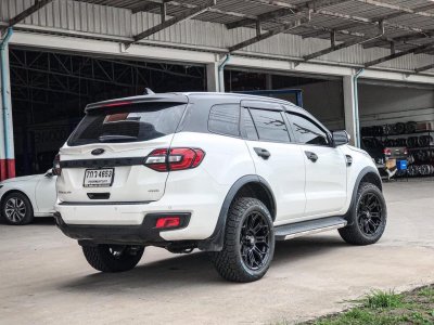 Ford Everest Mohawk WP953 Gloss Black & Matt Black