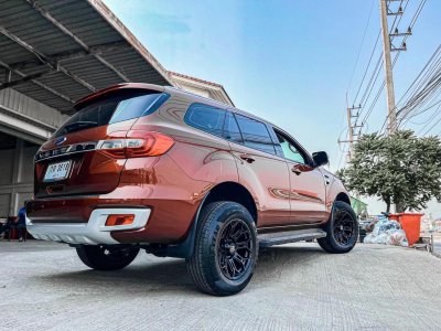 Ford Everest Mohawk WP953 Gloss Black & Matt Black