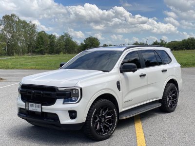 Ford Everest Mohawk WP953 Gloss Black & Matt Black