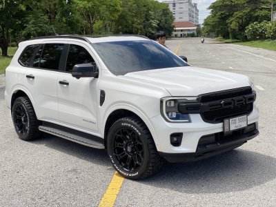 Ford Everest Mohawk WP953 Gloss Black & Matt Black