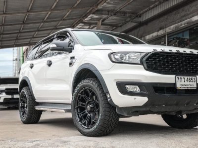 Ford Everest Mohawk WP953 Gloss Black & Matt Black