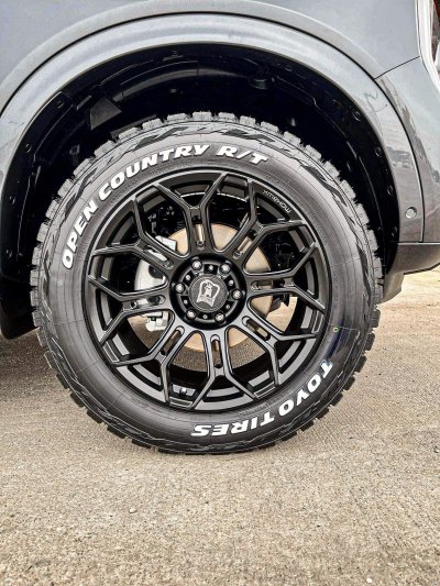 Ford Everest Mohawk WP953 Gloss Black & Matt Black