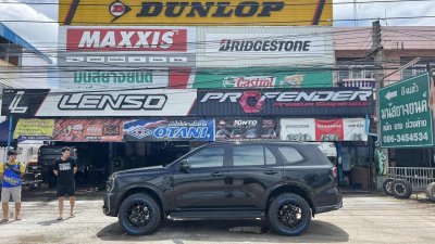 Ford Everest V-RACING VZ01 Gloss Black & Matt Black