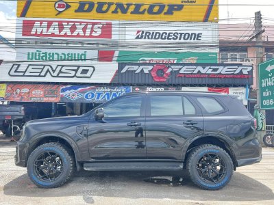 Ford Everest V-RACING VZ01 Gloss Black & Matt Black