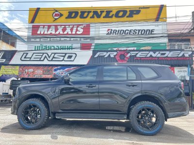 Ford Everest V-RACING VZ01 Gloss Black & Matt Black