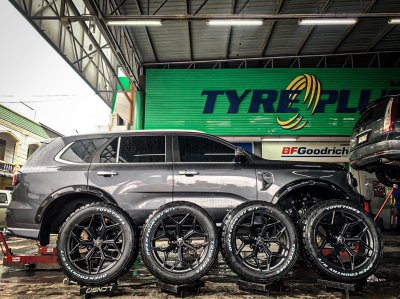 V-RACING VZ01 Gloss Black