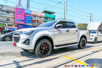 Isuzu D-Max V-RACING VZ01 Gloss Black & Matt Black