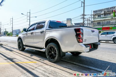 Isuzu D-Max V-RACING VZ01 Gloss Black & Matt Black