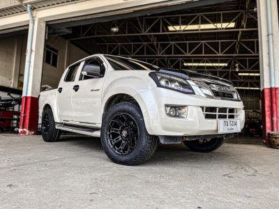 Isuzu D-Max Mohawk WP953 Gloss Black & Matt Black