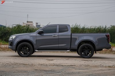 Isuzu D-Max V-RACING VZ01 Gloss Black & Matt Black