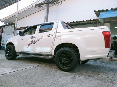 Isuzu D-Max V-RACING VZ01 Gloss Black & Matt Black