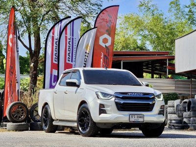 Isuzu D-Max V-RACING VZ01 Gloss Black & Matt Black