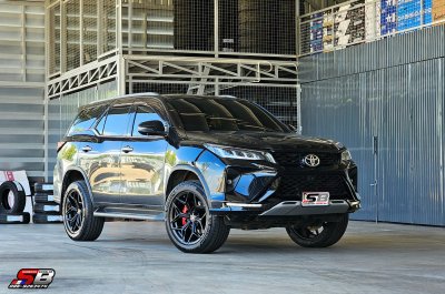 Toyota Fortuner V-RACING VZ01 Gloss Black & Matt Black