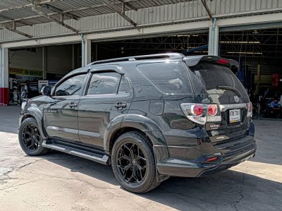 Toyota Fortuner V-RACING VZ01 Gloss Black & Matt Black