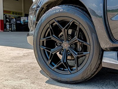 V-RACING VZ01 Gloss Black