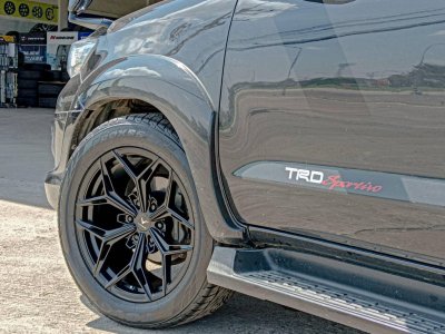 V-RACING VZ01 Gloss Black