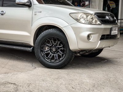 Toyota Fortuner  Mohawk WP953 Gloss Black & Matt Black