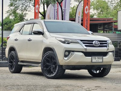 Toyota Fortuner V-RACING VZ01 Gloss Black & Matt Black