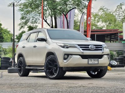 Toyota Fortuner V-RACING VZ01 Gloss Black & Matt Black