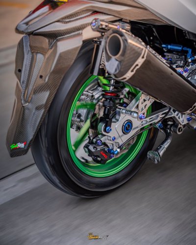 FORZA 350 GREY GREEN EDITION | จัดเต็มกับระบบเบรก SMRT 
